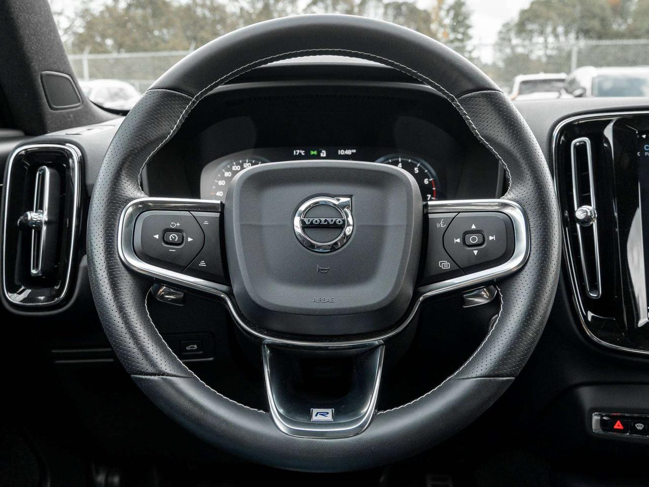 2019 Volvo XC40 R-DESIGN^New Brakes^Navi^Harman Kardon^PilotAssist Photo