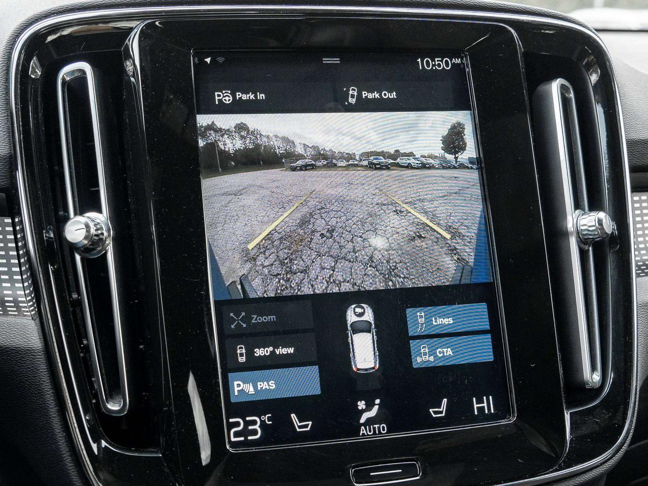 2019 Volvo XC40 R-DESIGN^New Brakes^Navi^Harman Kardon^PilotAssist Photo