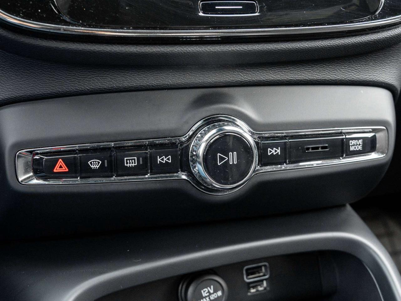 2019 Volvo XC40 R-DESIGN^New Brakes^Navi^Harman Kardon^PilotAssist Photo