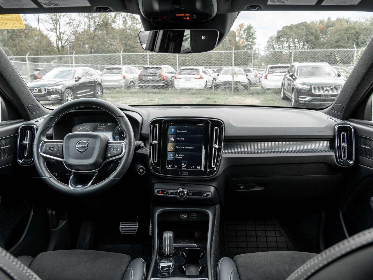2019 Volvo XC40 R-DESIGN^New Brakes^Navi^Harman Kardon^PilotAssist Photo
