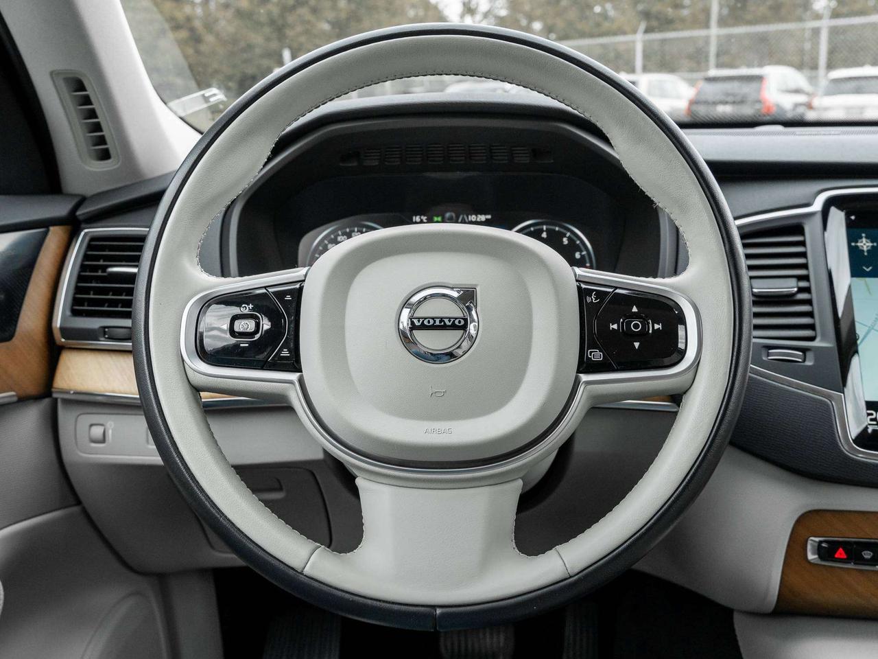 2022 Volvo XC90 Momentum^Harman Kardon^20"Wheels^CPO rate fr2.99%* Photo