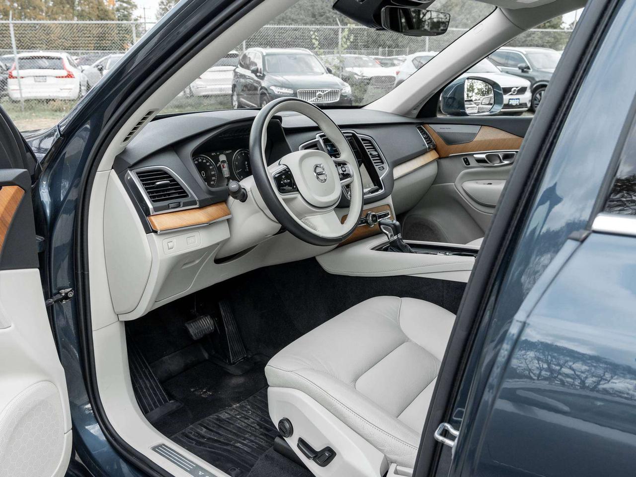 2022 Volvo XC90 Momentum^Harman Kardon^20"Wheels^CPO rate fr2.99%* Photo