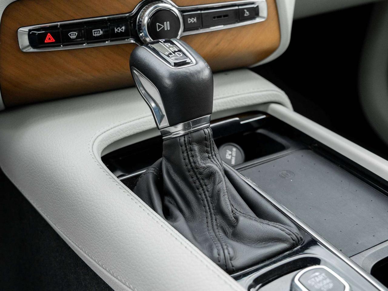 2022 Volvo XC90 Momentum^Harman Kardon^20"Wheels^CPO rate fr2.99%* Photo