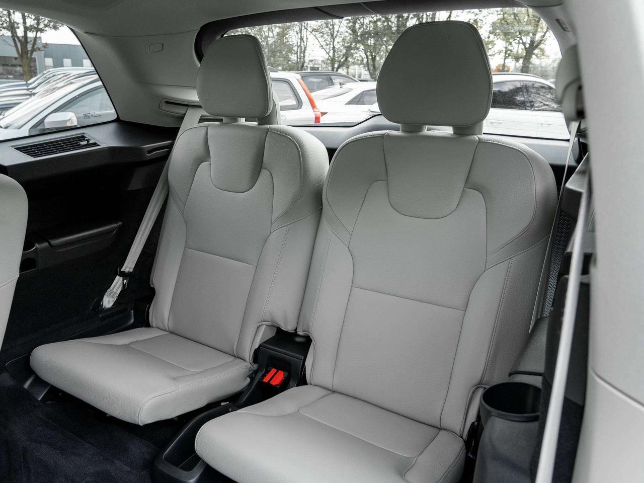2022 Volvo XC90 Momentum^Harman Kardon^20"Wheels^CPO rate fr2.99%* Photo