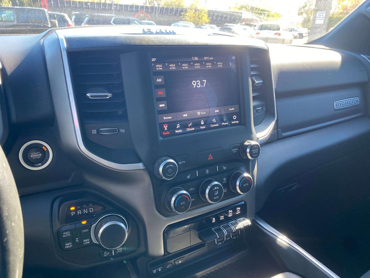2019 RAM 1500 BIG HORN, 5.7L 4X4, HEATED CLOTH, REMOTE START! Photo