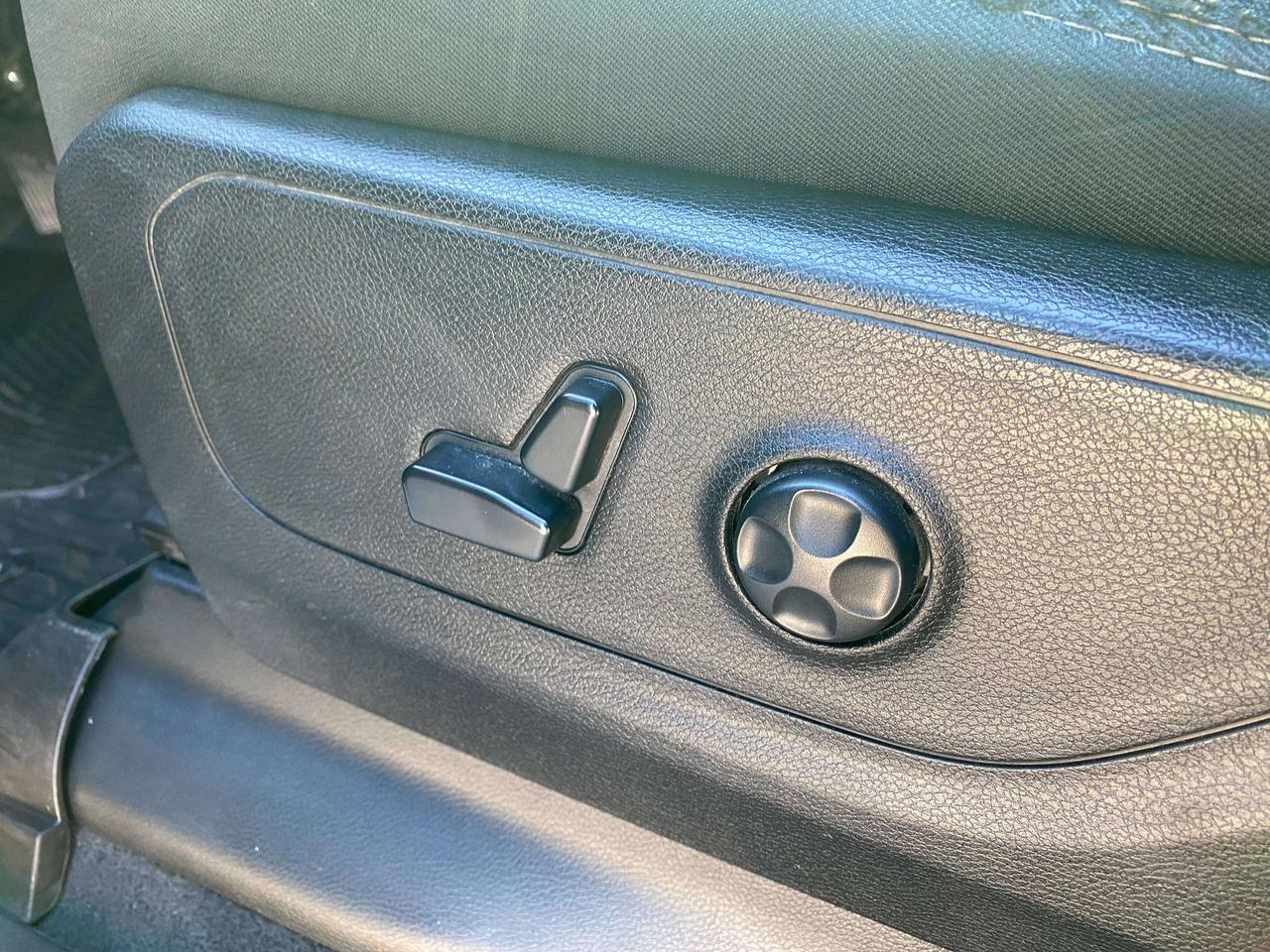 2019 RAM 1500 BIG HORN, 5.7L 4X4, HEATED CLOTH, REMOTE START! Photo