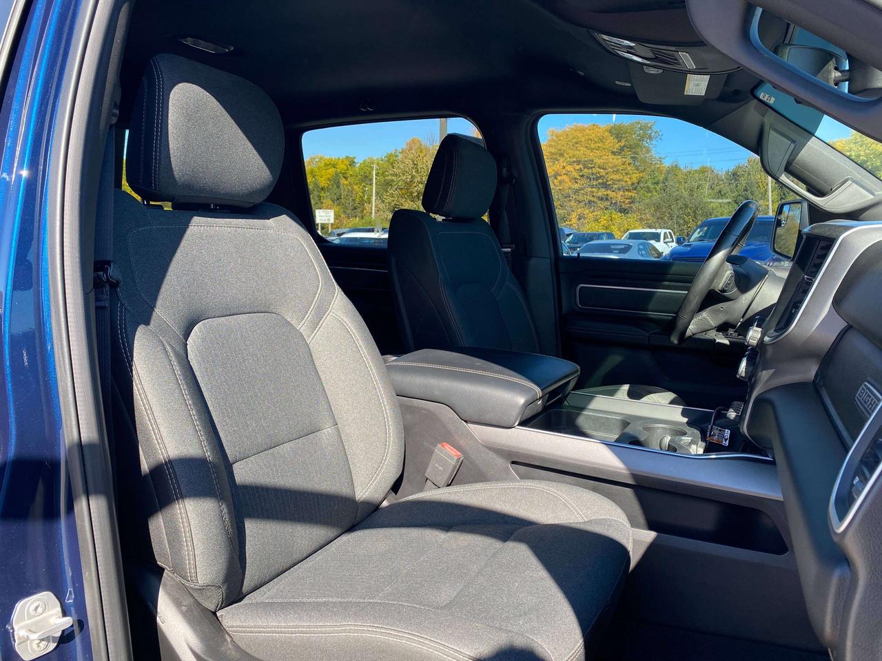 2019 RAM 1500 BIG HORN, 5.7L 4X4, HEATED CLOTH, REMOTE START! Photo