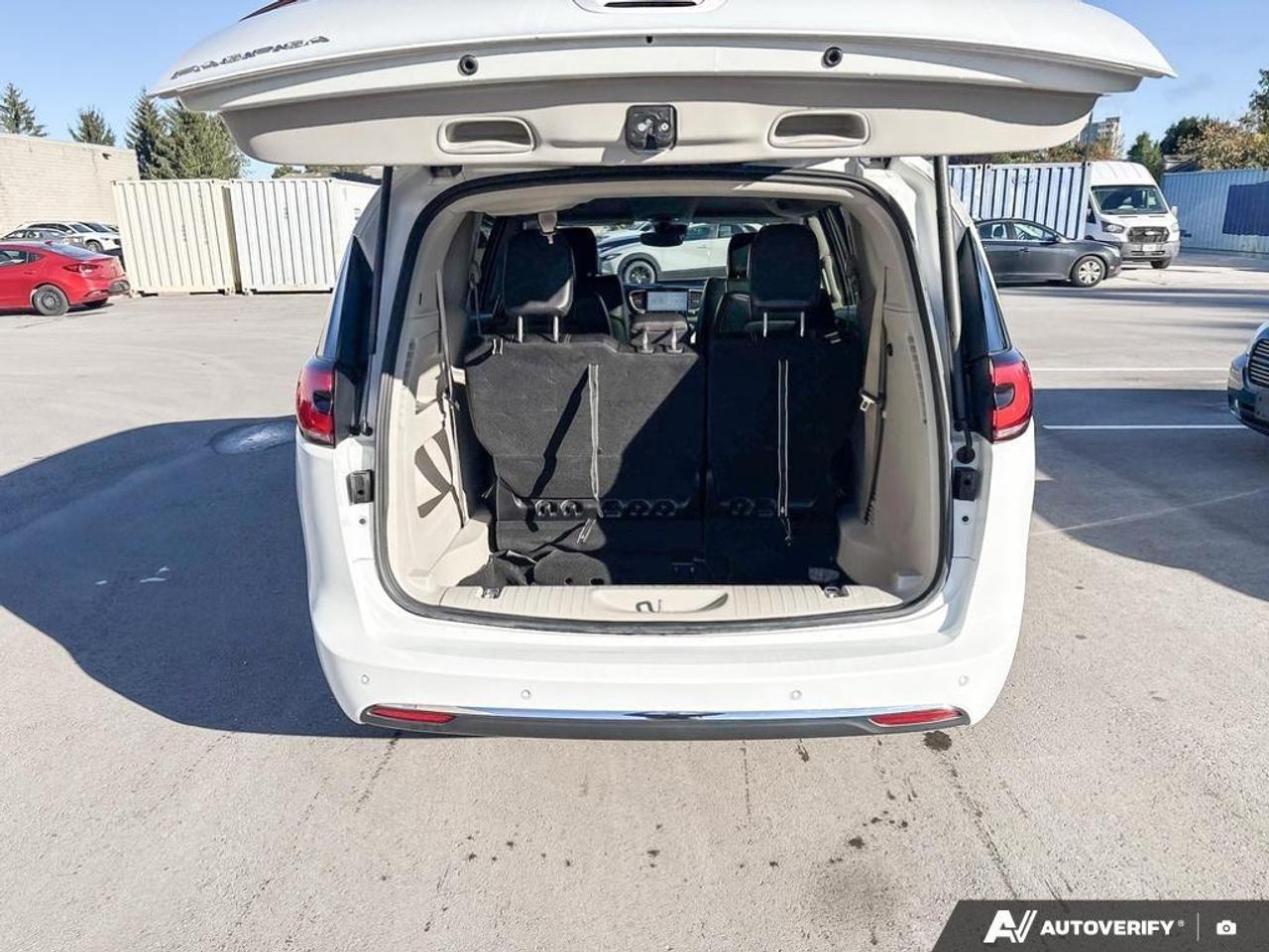 2023 Chrysler Pacifica Touring-L Front-Wheel Drive Passenger Van Photo