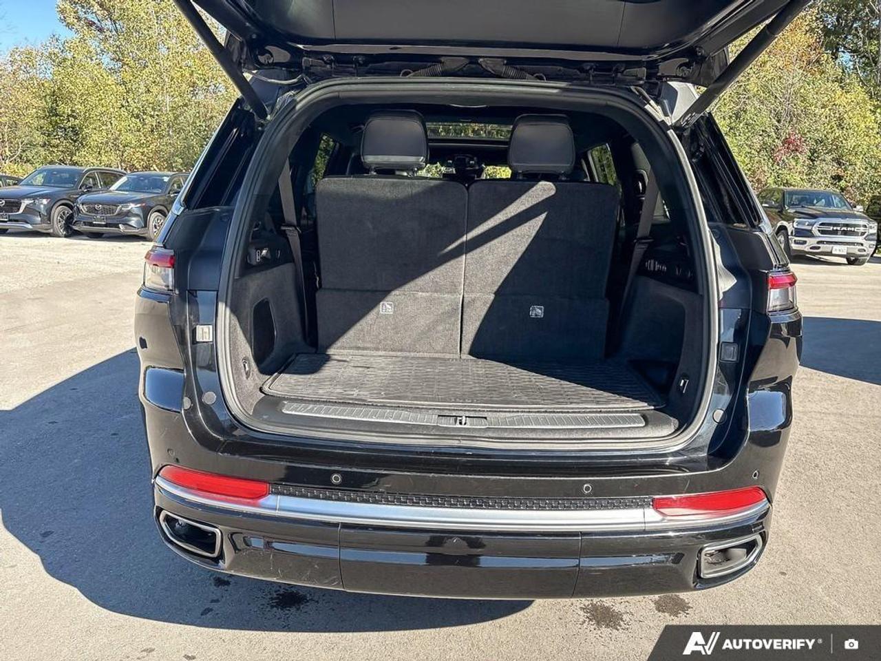 2021 Jeep Grand Cherokee L Summit 4dr 4x4 Photo