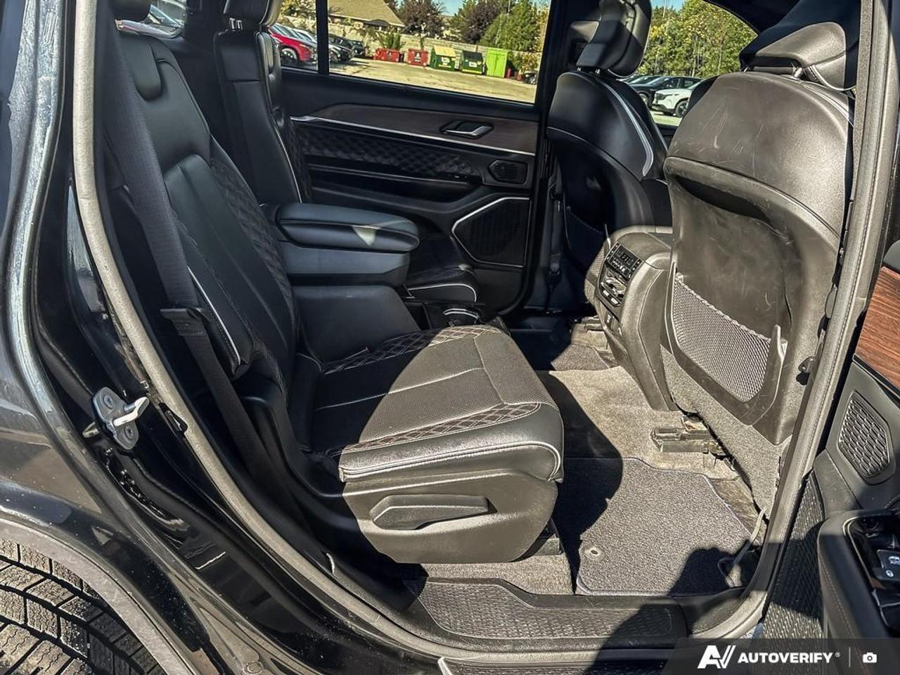 2021 Jeep Grand Cherokee L Summit 4dr 4x4 Photo