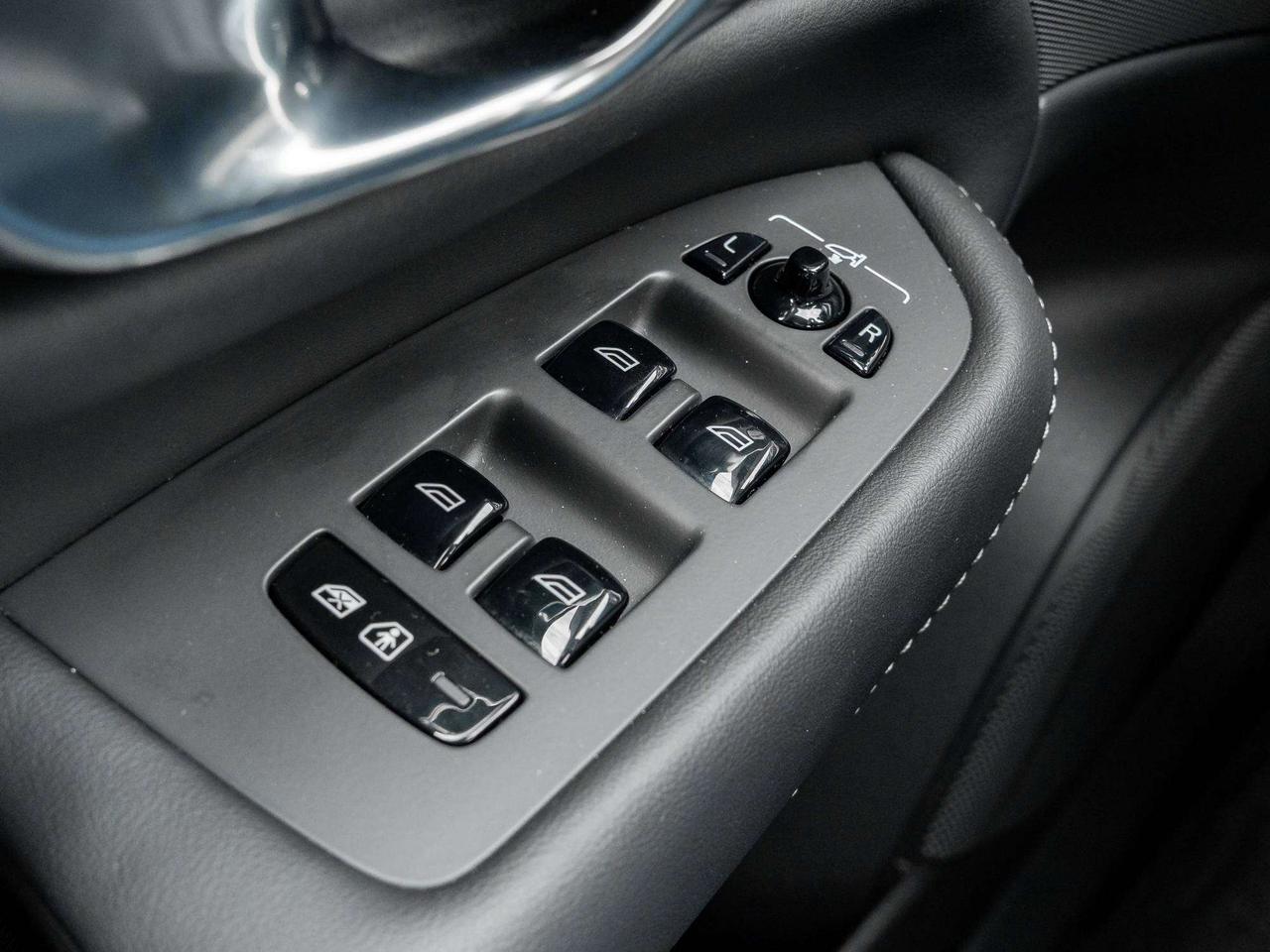 2025 Volvo XC90 ULTRA^Plug-In Hybrid^CPO Finance Rate fr 2.99%* Photo