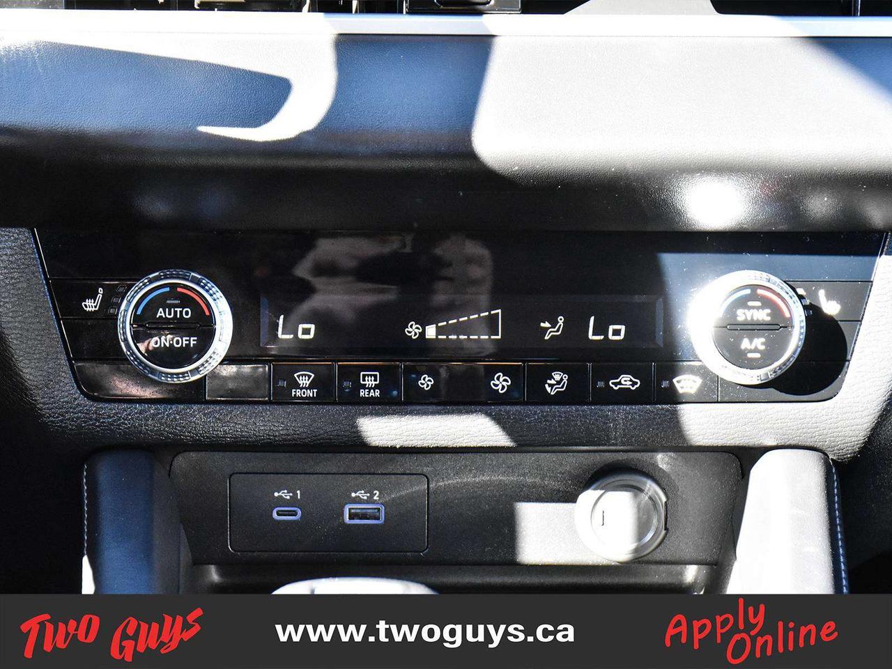 2024 Mitsubishi Outlander ES AWD Back Up Camera Photo