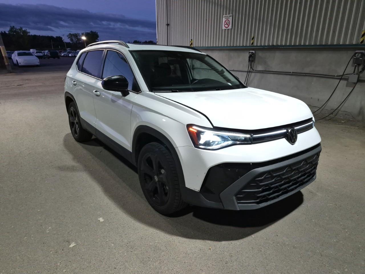 2025 Volkswagen Taos Comfortline Black Edition 4dr All-Wheel Drive 4MOTION Photo1