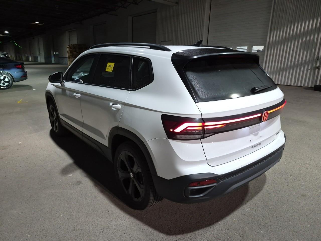 2025 Volkswagen Taos Comfortline Black Edition 4dr All-Wheel Drive 4MOTION Photo3