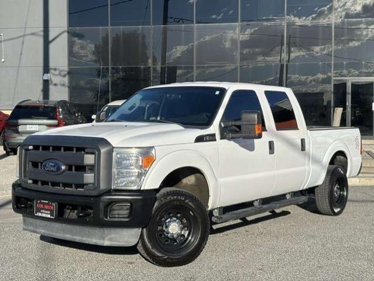 2012 Ford F-250 4WD **CREW CAB SHORT BOX-ONLY 122,000KM-1 OWNER** Photo