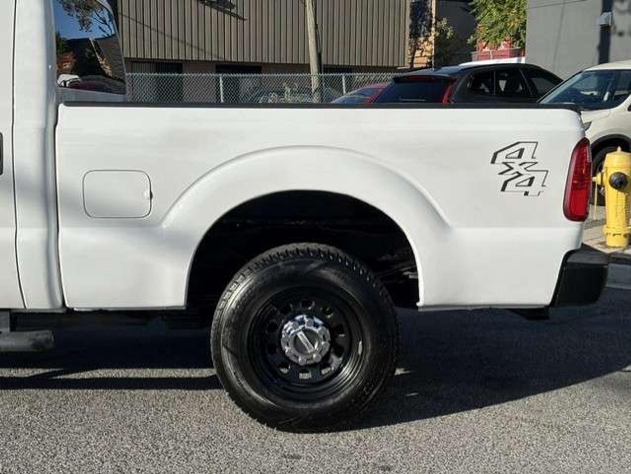 2012 Ford F-250 4WD **CREW CAB SHORT BOX-ONLY 122,000KM-1 OWNER** Photo