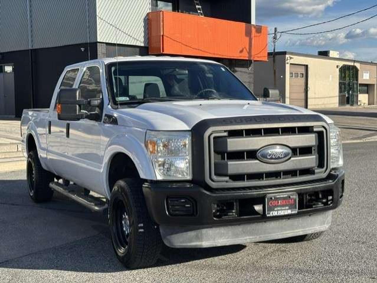 2012 Ford F-250 4WD **CREW CAB SHORT BOX-ONLY 122,000KM-1 OWNER** Photo