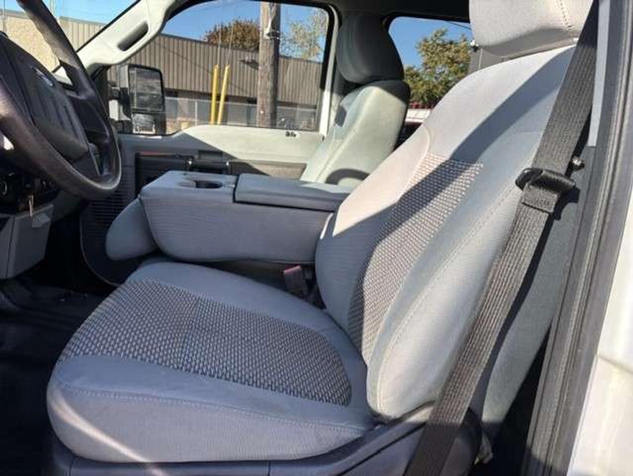 2012 Ford F-250 4WD **CREW CAB SHORT BOX-ONLY 122,000KM-1 OWNER** Photo