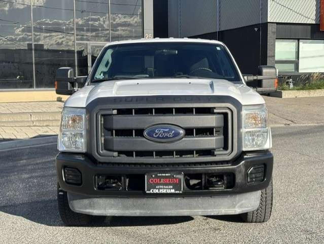 2012 Ford F-250 4WD **CREW CAB SHORT BOX-ONLY 122,000KM-1 OWNER** Photo