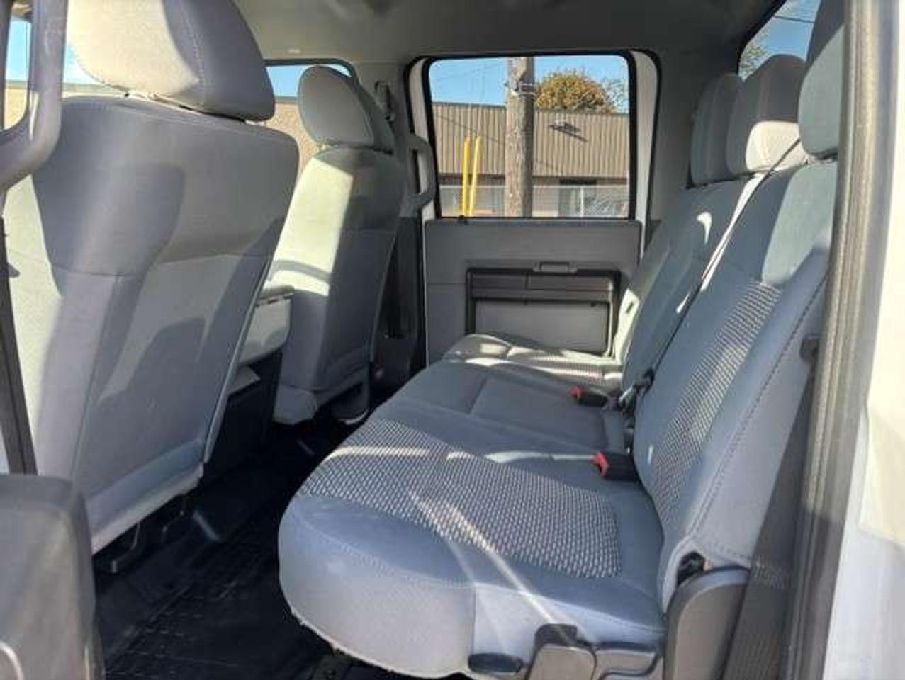 2012 Ford F-250 4WD **CREW CAB SHORT BOX-ONLY 122,000KM-1 OWNER** Photo
