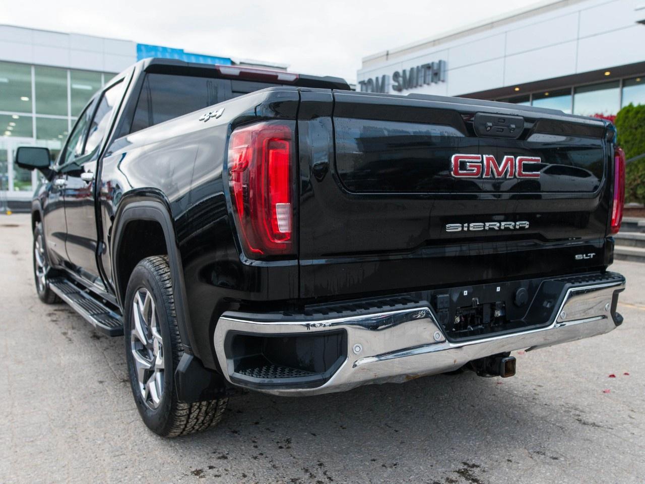 2023 GMC Sierra 1500 Crew Cab Short Box 4-Wheel Drive SLT Photo