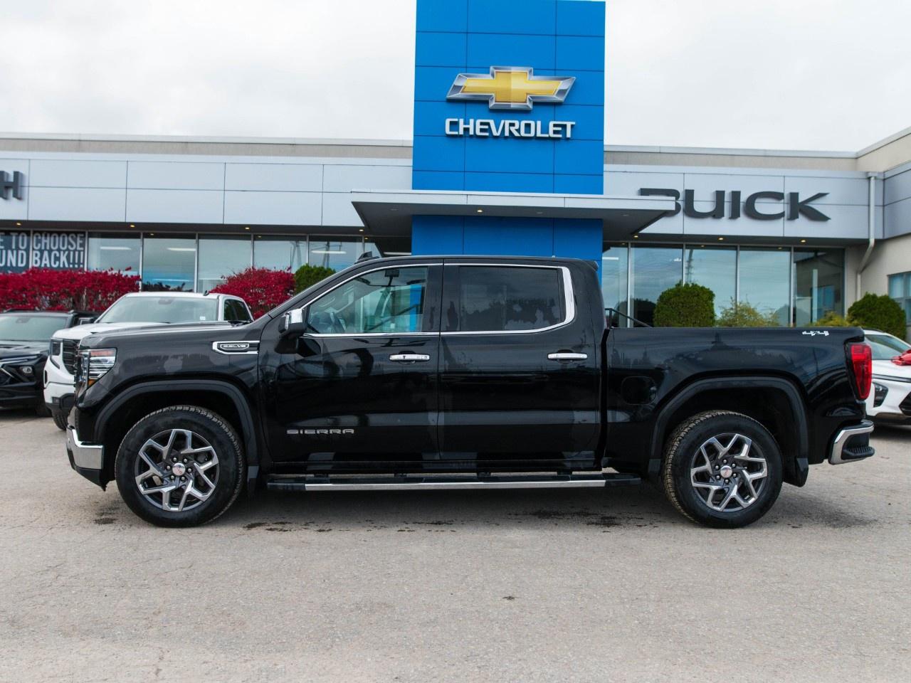 2023 GMC Sierra 1500 Crew Cab Short Box 4-Wheel Drive SLT Photo5