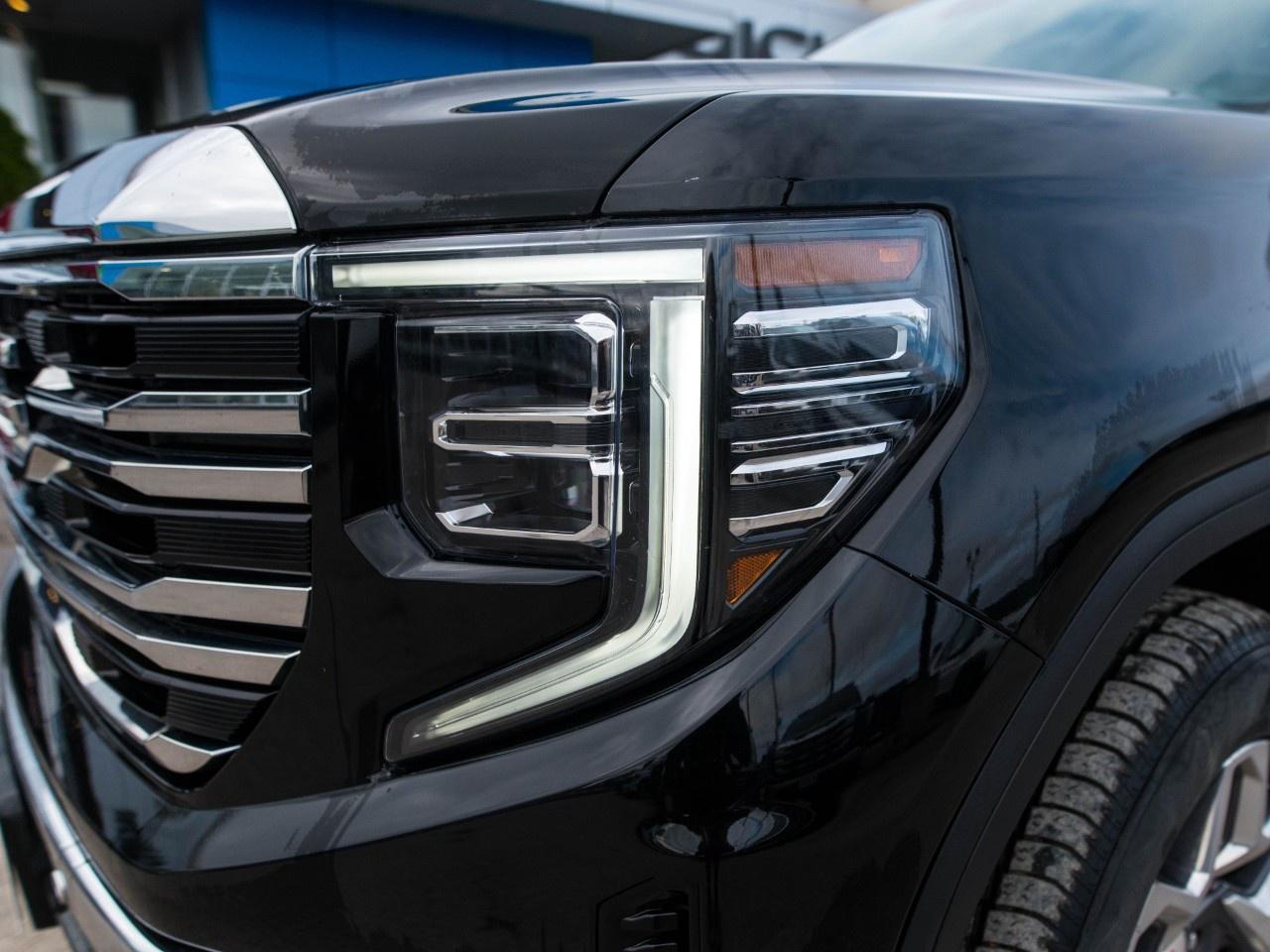 2023 GMC Sierra 1500 Crew Cab Short Box 4-Wheel Drive SLT Photo