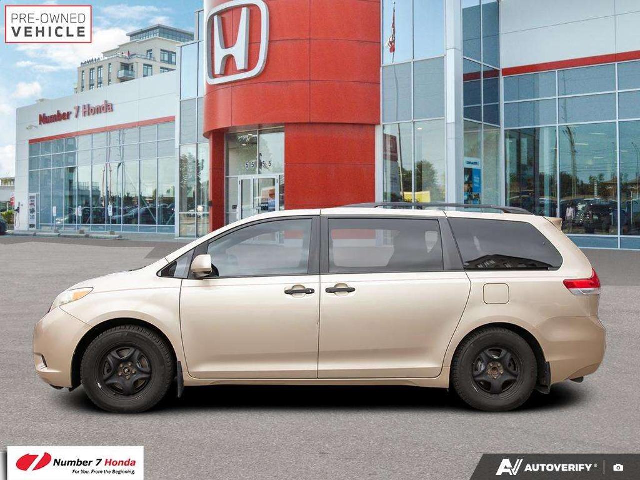 2011 Toyota Sienna 5dr V6 7-Pass FWD  *NO REPORTED ACCIDENTS* Photo