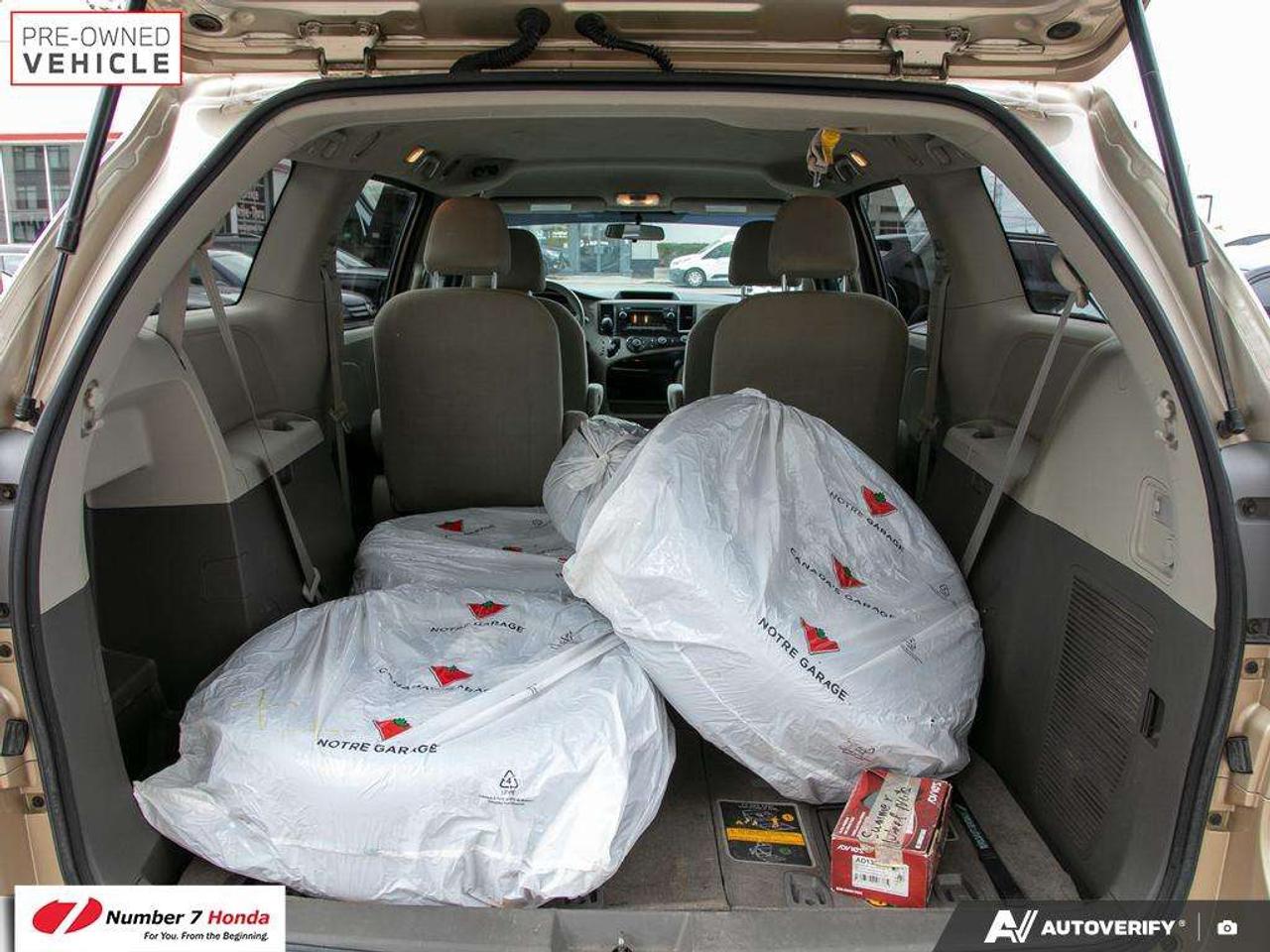 2011 Toyota Sienna 5dr V6 7-Pass FWD  *NO REPORTED ACCIDENTS* Photo