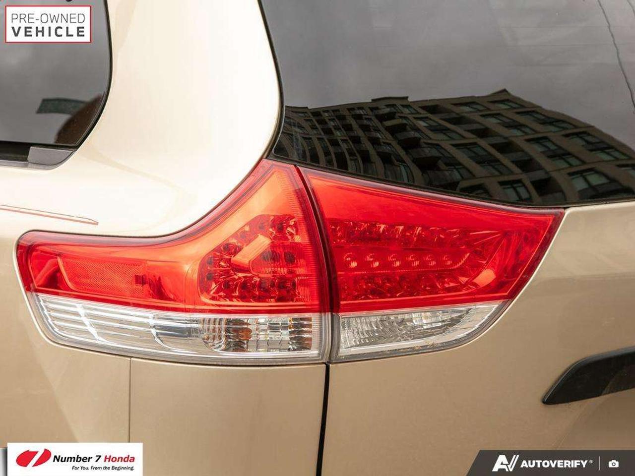 2011 Toyota Sienna 5dr V6 7-Pass FWD  *NO REPORTED ACCIDENTS* Photo