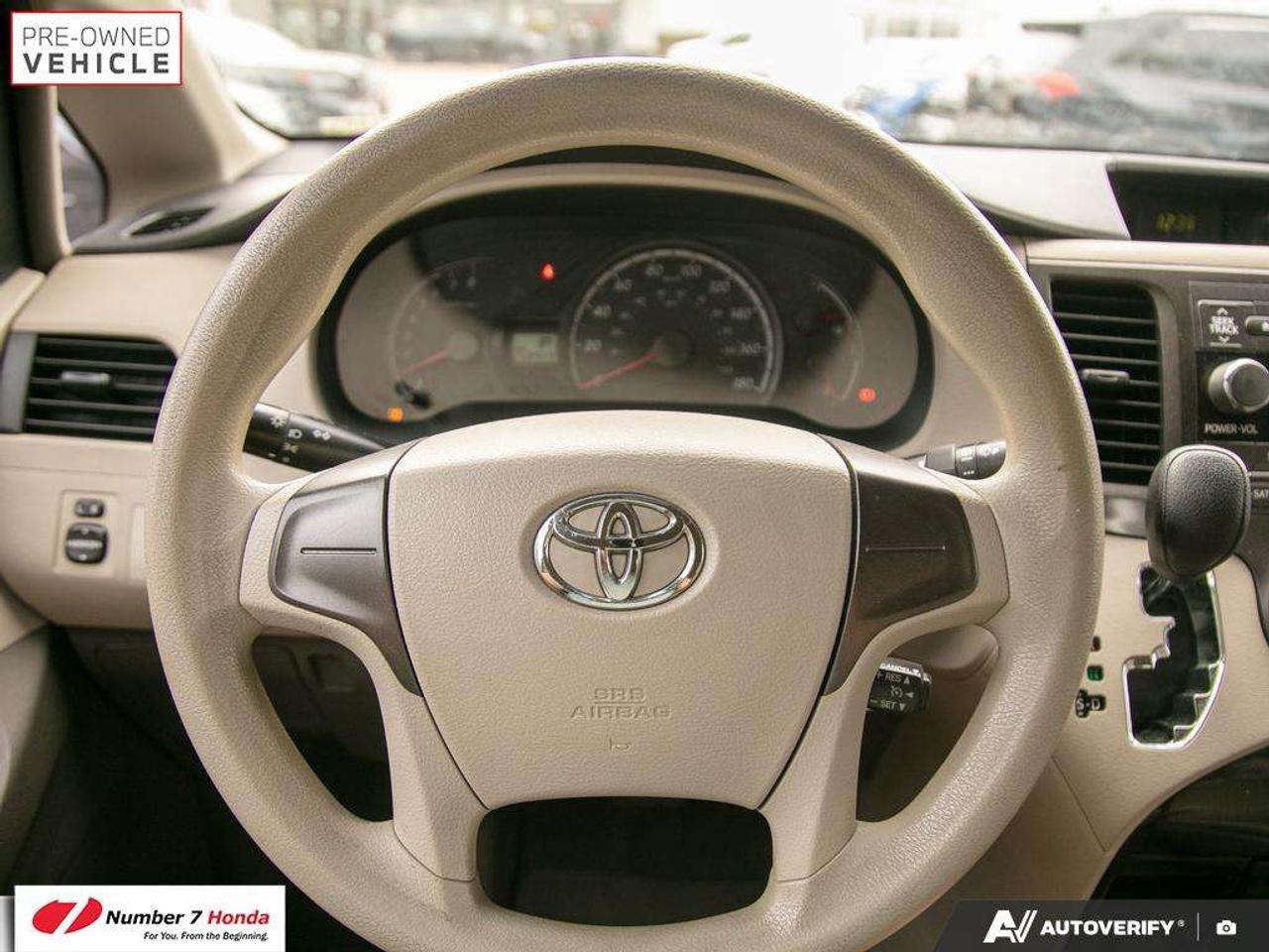 2011 Toyota Sienna 5dr V6 7-Pass FWD  *NO REPORTED ACCIDENTS* Photo