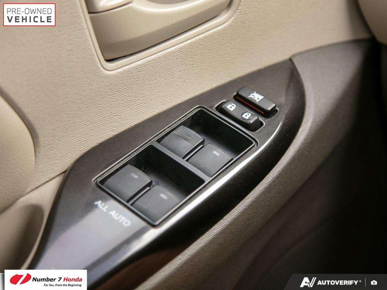 2011 Toyota Sienna 5dr V6 7-Pass FWD  *NO REPORTED ACCIDENTS* Photo