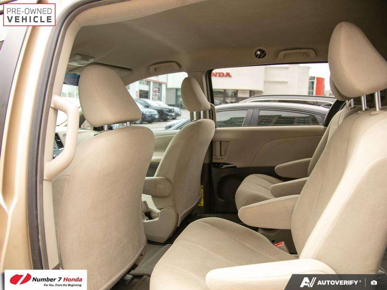 2011 Toyota Sienna 5dr V6 7-Pass FWD  *NO REPORTED ACCIDENTS* Photo