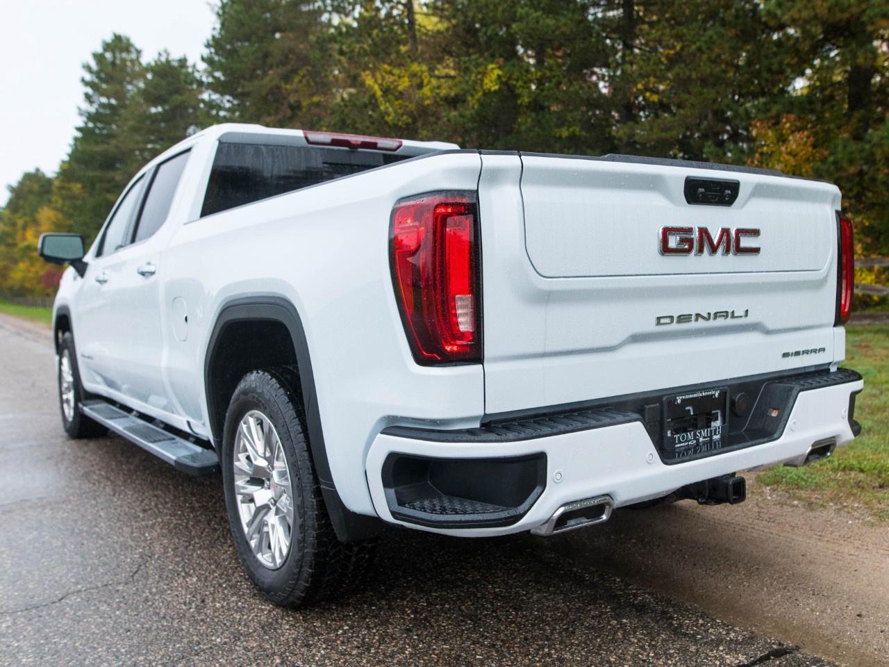 2026 GMC Sierra 1500 Crew Cab Standard Box 4-Wheel Drive Denali Photo2
