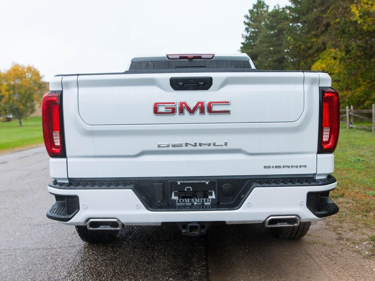 2026 GMC Sierra 1500 Crew Cab Standard Box 4-Wheel Drive Denali Photo3