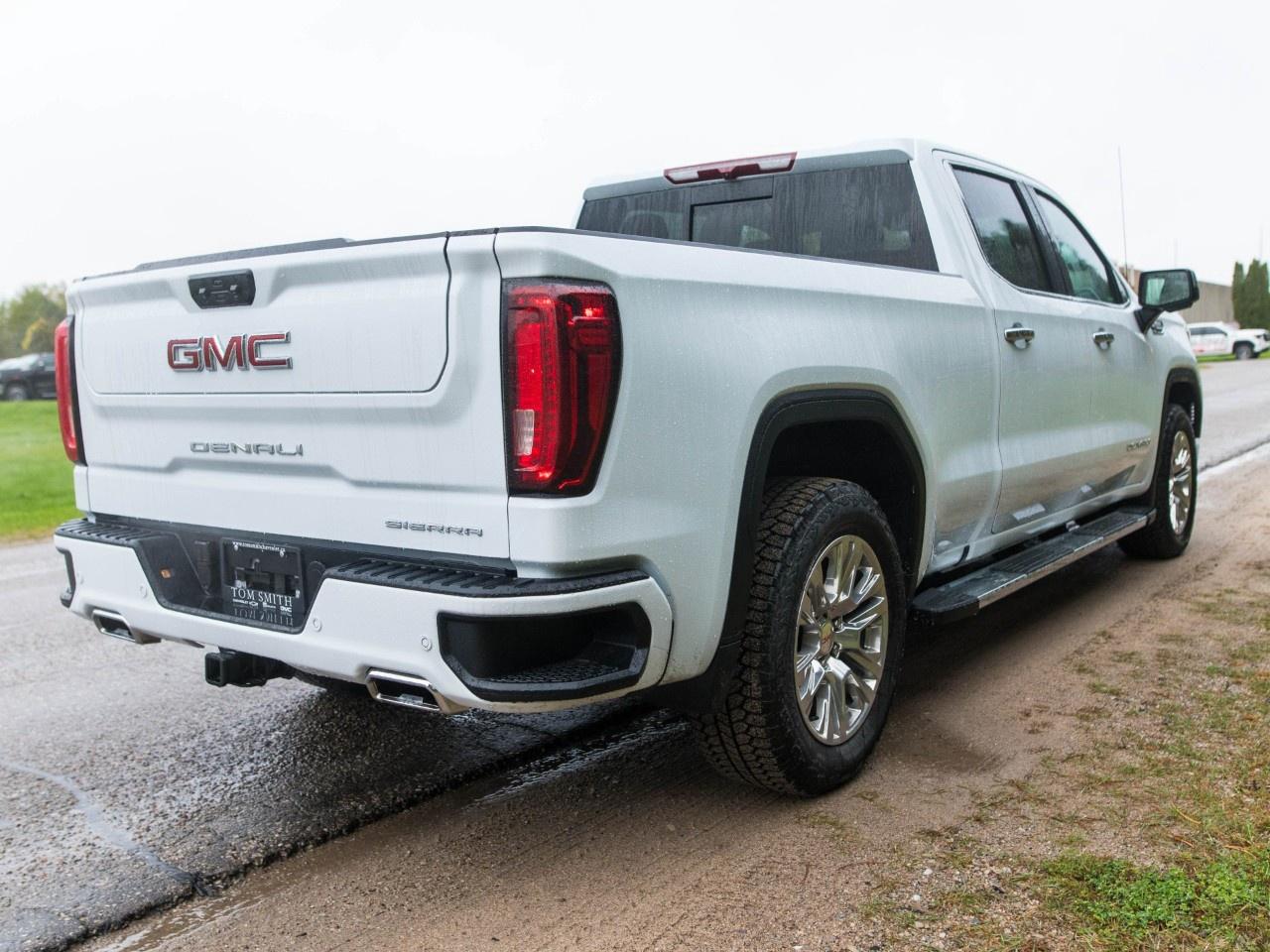 2026 GMC Sierra 1500 Crew Cab Standard Box 4-Wheel Drive Denali Photo