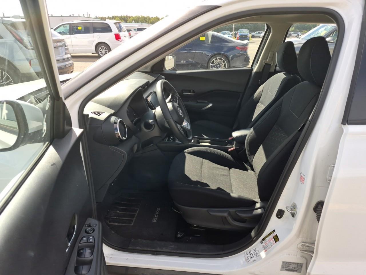 2025 Nissan Kicks Play SV 4dr Front-Wheel Drive Photo