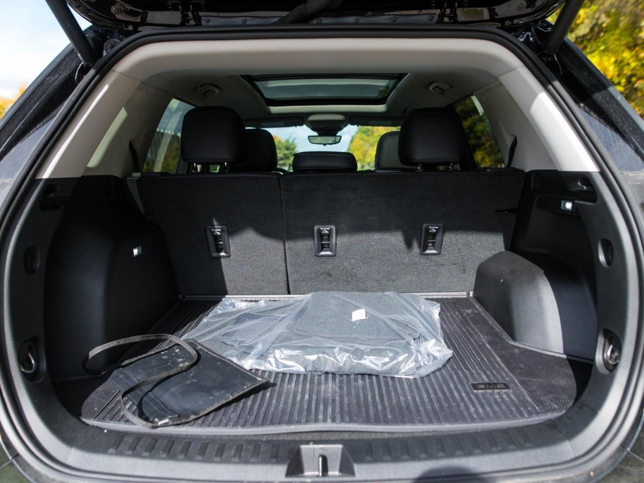 2026 GMC Terrain AWD Denali Photo2