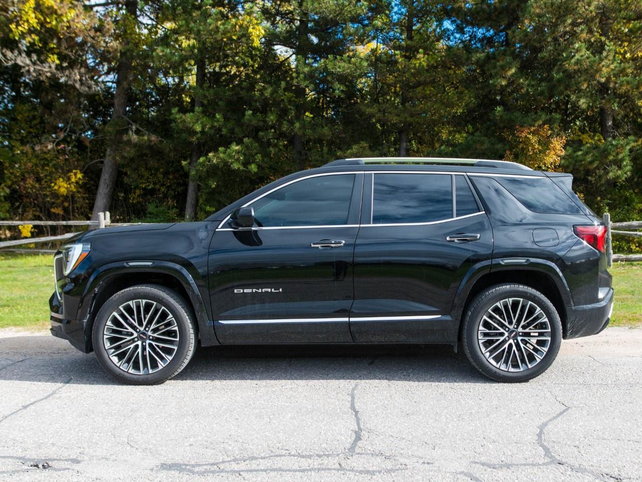 2026 GMC Terrain AWD Denali Photo5