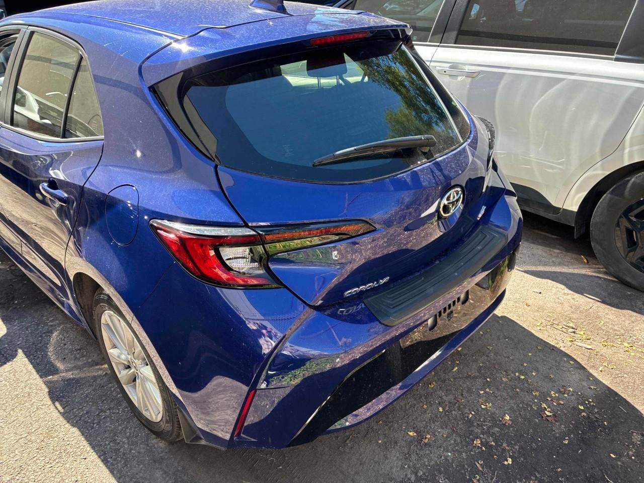 2025 Toyota Corolla Hatchback Base 5dr Photo