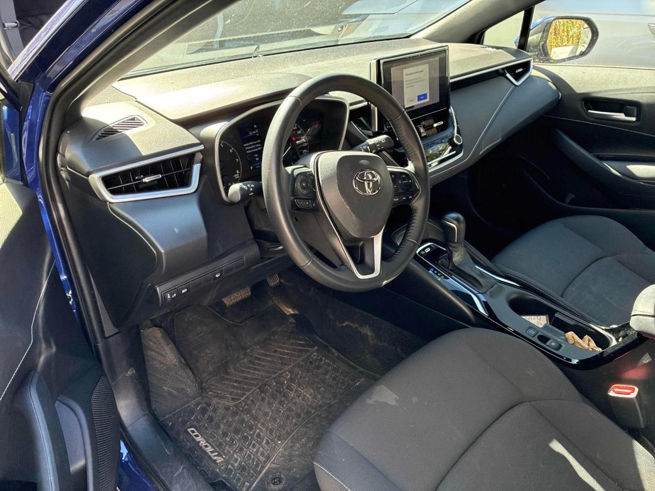 2025 Toyota Corolla Hatchback Base 5dr Photo