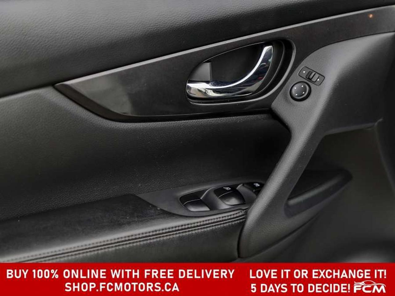 2017 Nissan Rogue SV AWD   FULLY CERTIFIED WITH WARRANTY Photo