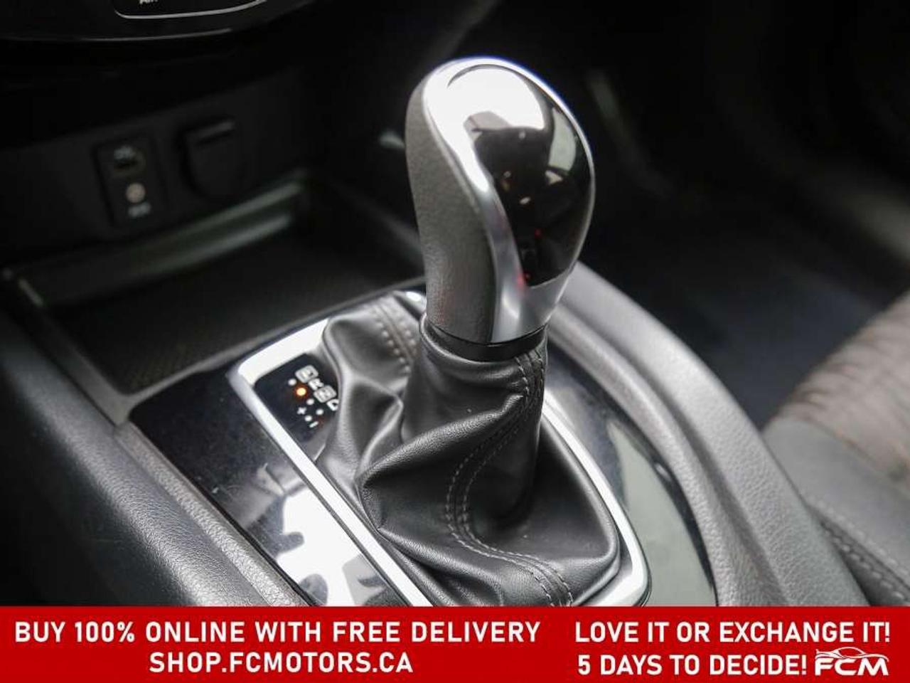 2017 Nissan Rogue SV AWD   FULLY CERTIFIED WITH WARRANTY Photo