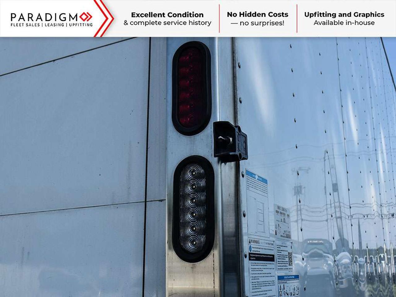2023 Hino L7 Power Tailgate 26-Foot Large Box Truck Photo4