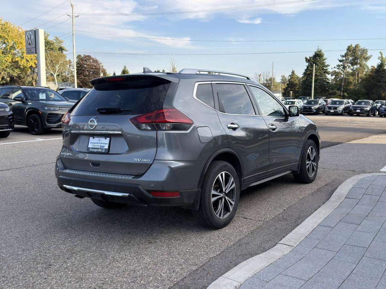 2019 Nissan Rogue  Photo2