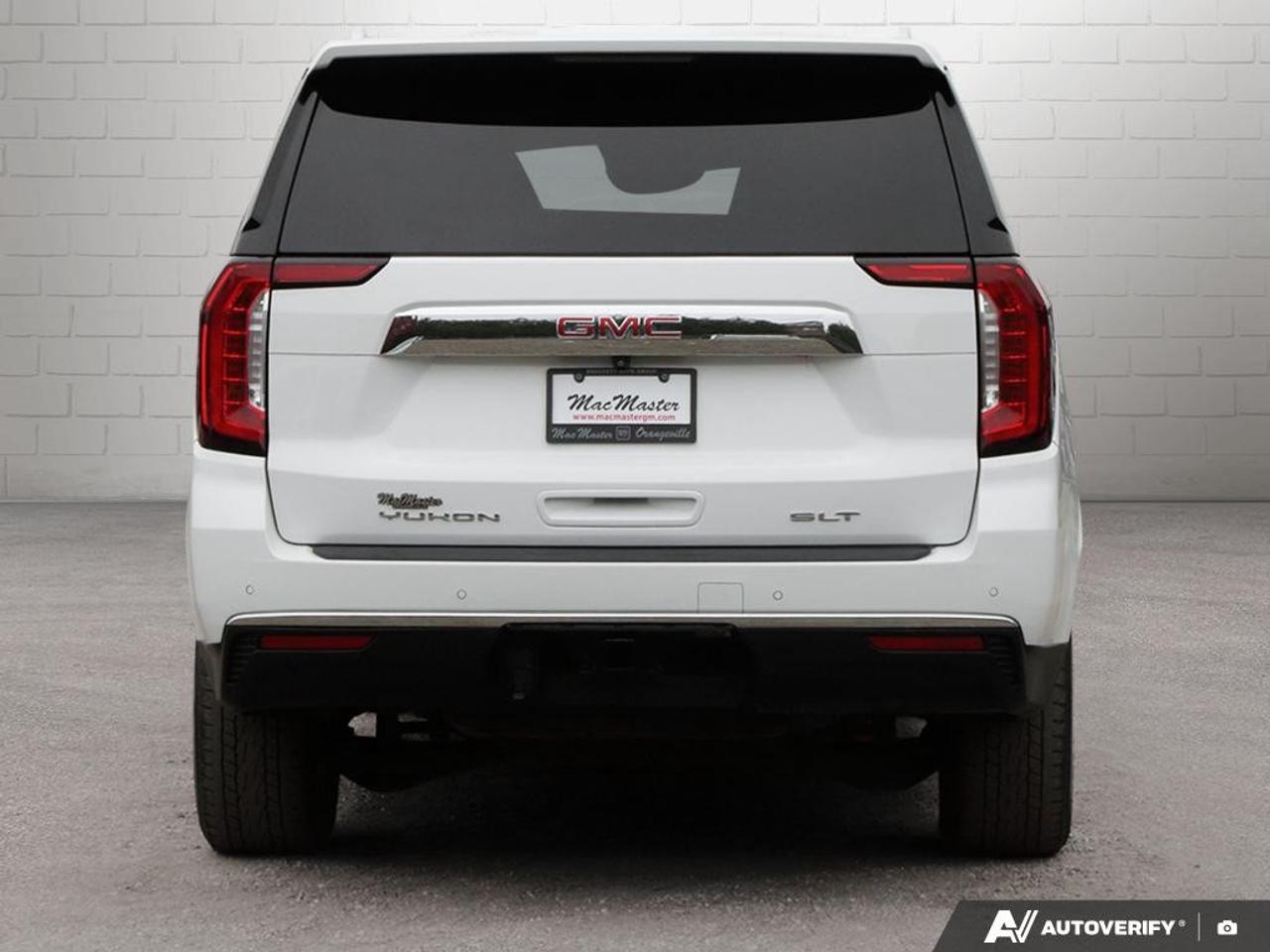 2023 GMC Yukon XL 4WD 4dr SLT Photo3
