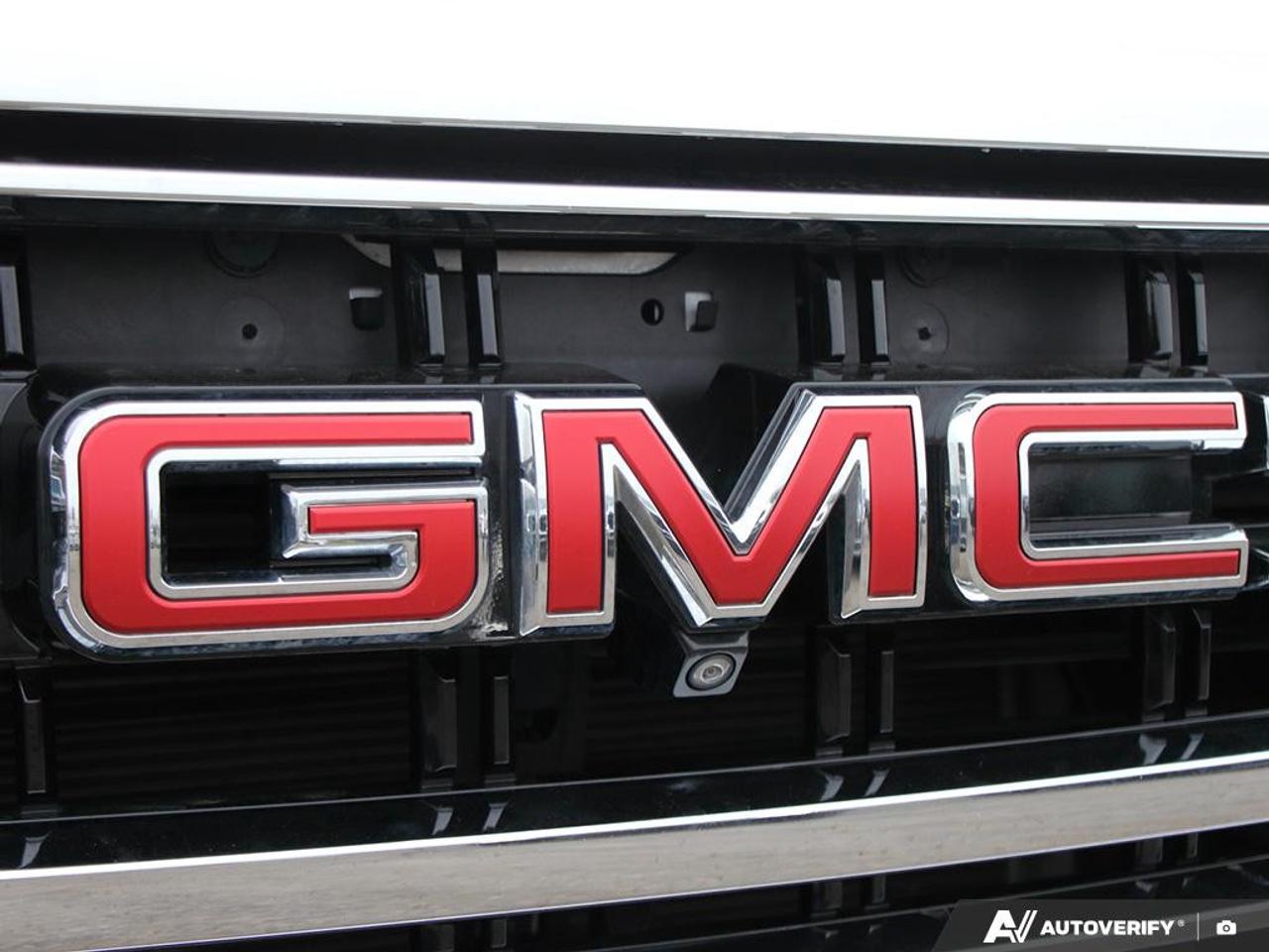 2023 GMC Yukon XL 4WD 4dr SLT Photo
