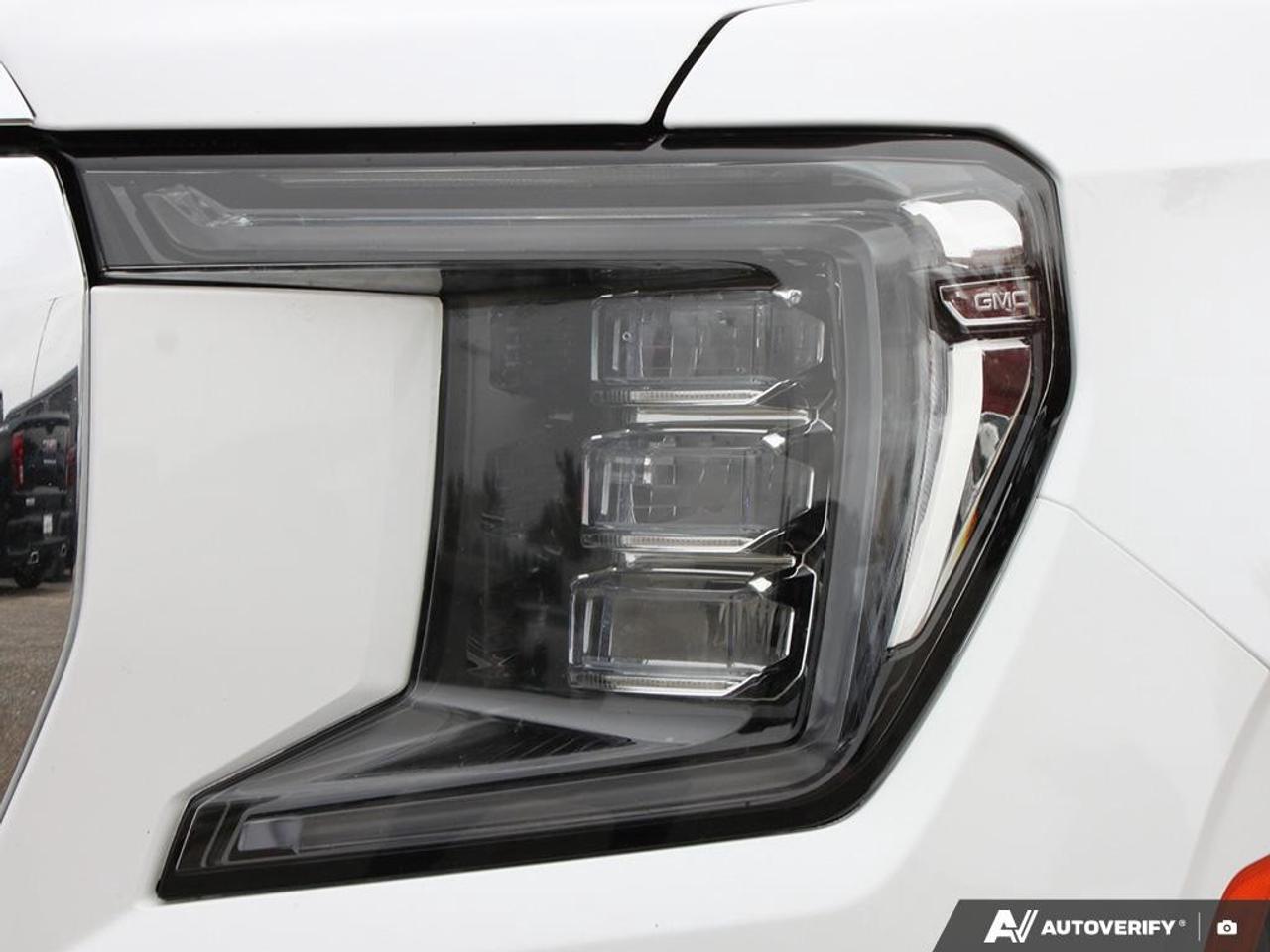 2023 GMC Yukon XL 4WD 4dr SLT Photo