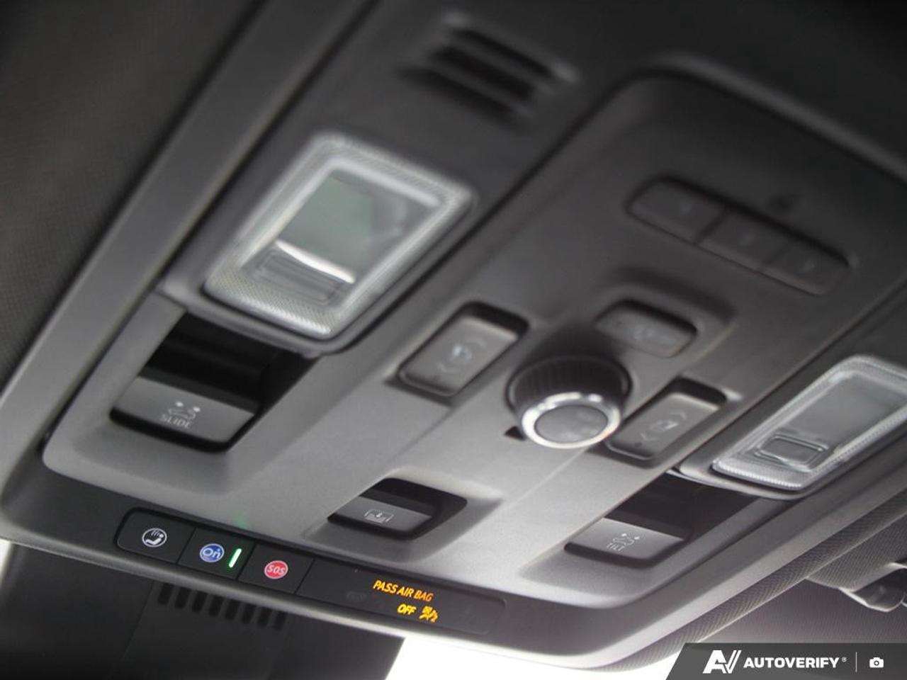 2023 GMC Yukon XL 4WD 4dr SLT Photo