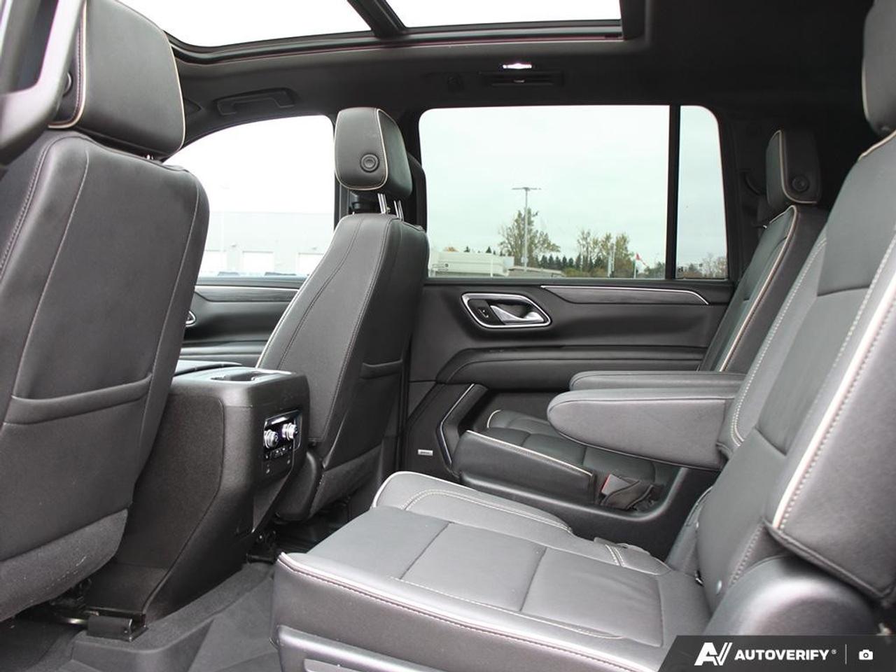 2023 GMC Yukon XL 4WD 4dr SLT Photo